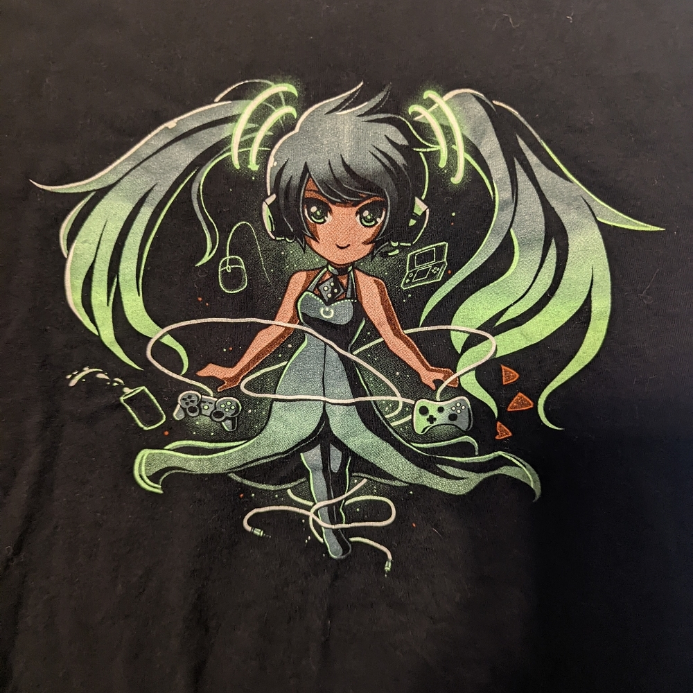 Teeturtle anime shirt - Picture 2 of 4